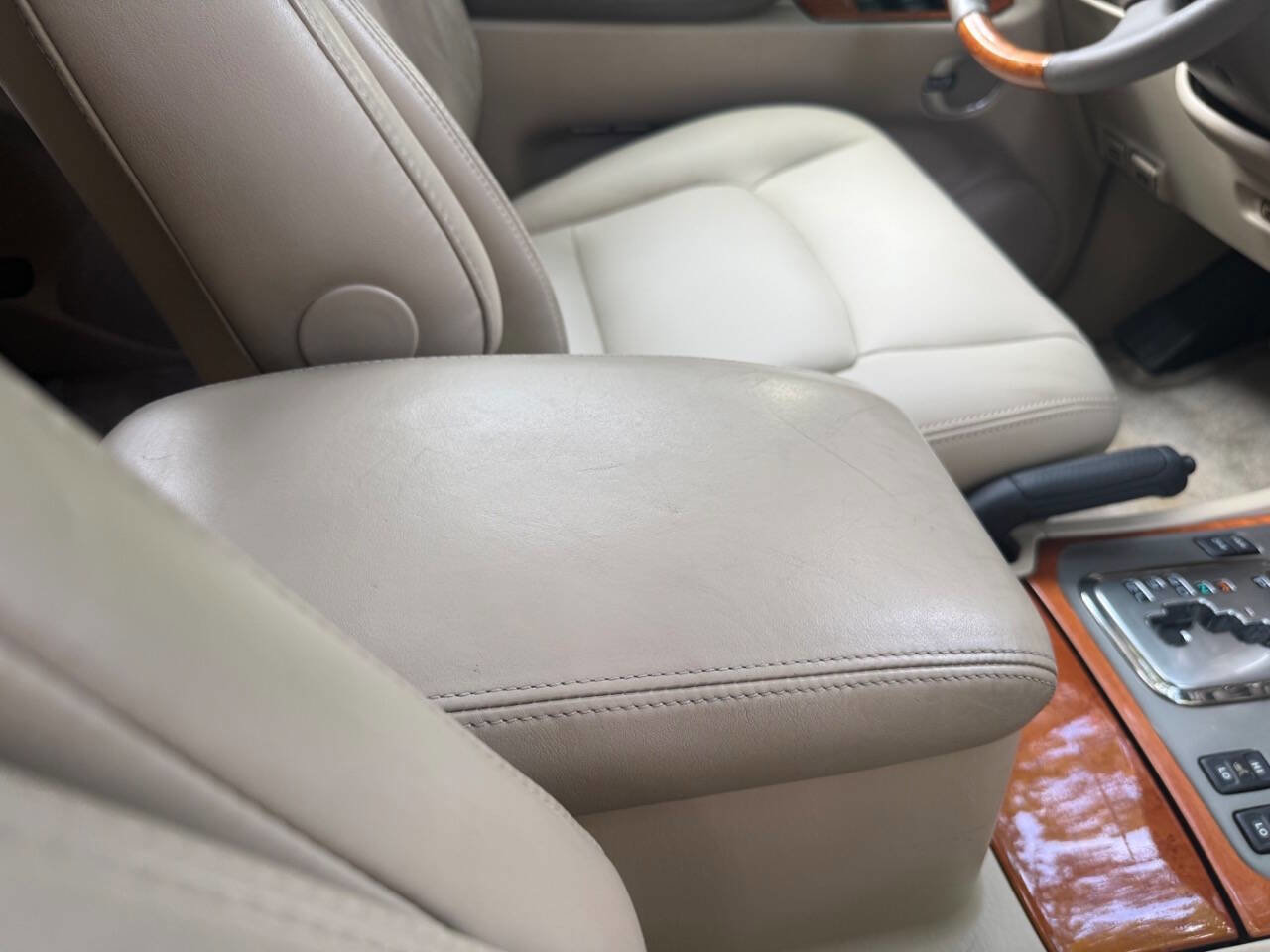 Used 2004 Lexus LX 470 4WD image 51