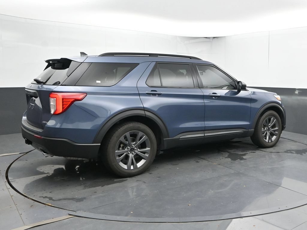 Used 2021 Ford Explorer XLT w/ Equipment Group 202A AWD/4WD image 3