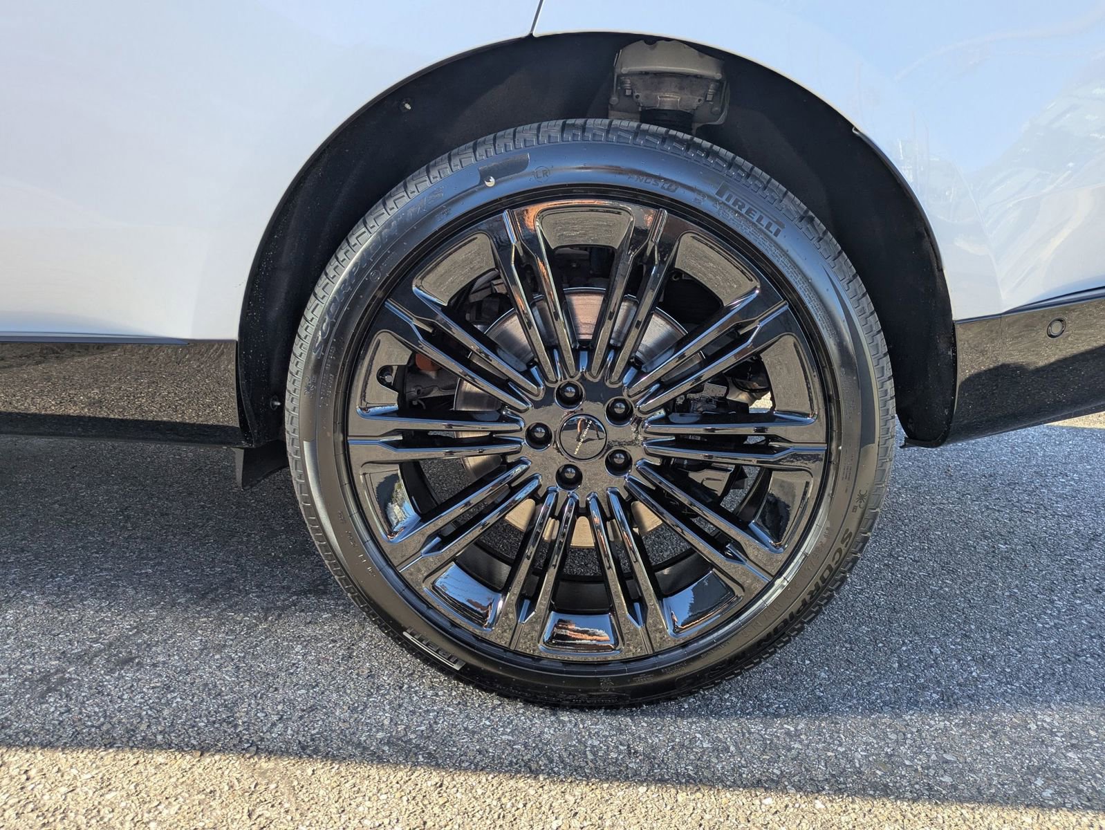 New 2026 Land Rover Range Rover Long Wheelbase Autobiography image 11