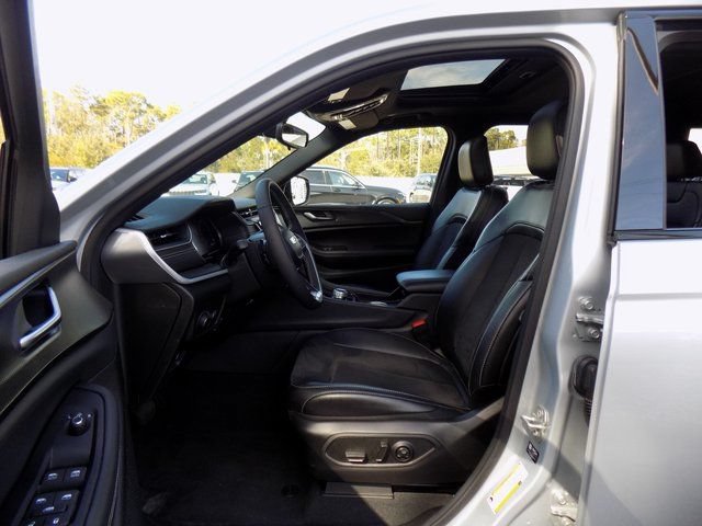 New 2024 Jeep Grand Cherokee L Altitude AWD/4WD image 16