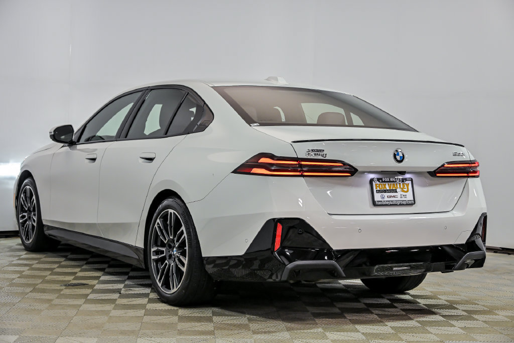 Used 2025 BMW 530i xDrive w/ M Sport Package AWD/4WD image 6