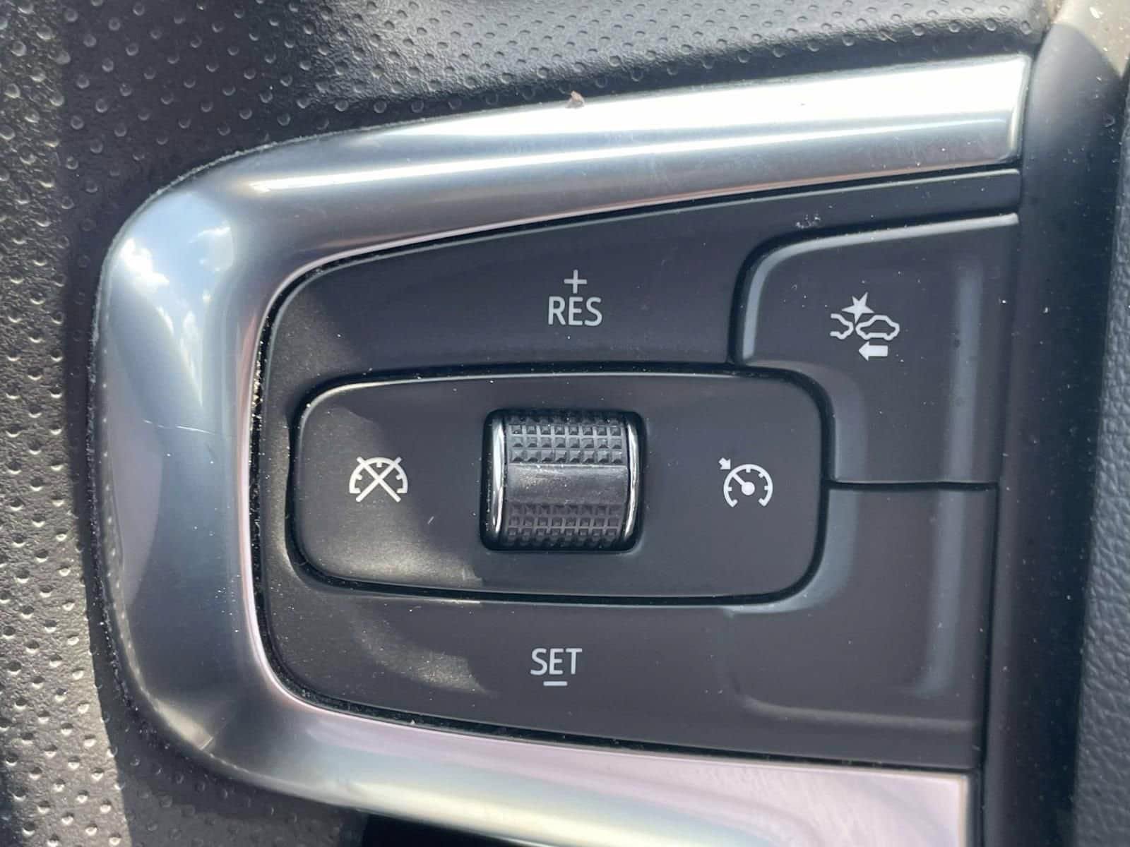 Used 2025 Chevrolet Blazer LT FWD image 22