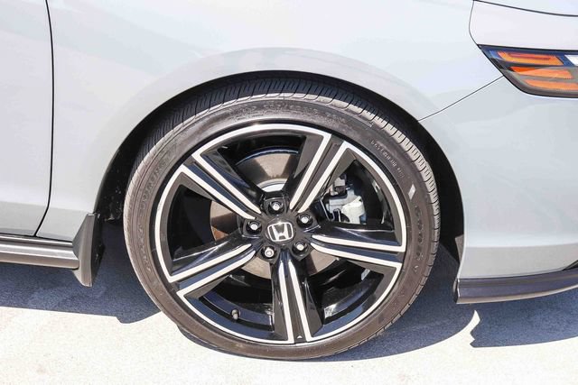 Used 2025 Honda Accord Sport image 8