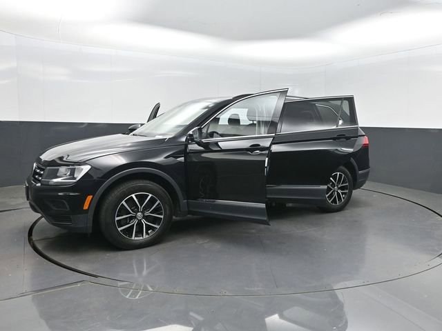 Used 2021 Volkswagen Tiguan SE AWD/4WD image 35