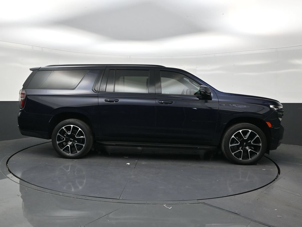 Used 2024 Chevrolet Suburban RST w/ Luxury Package RWD image 6