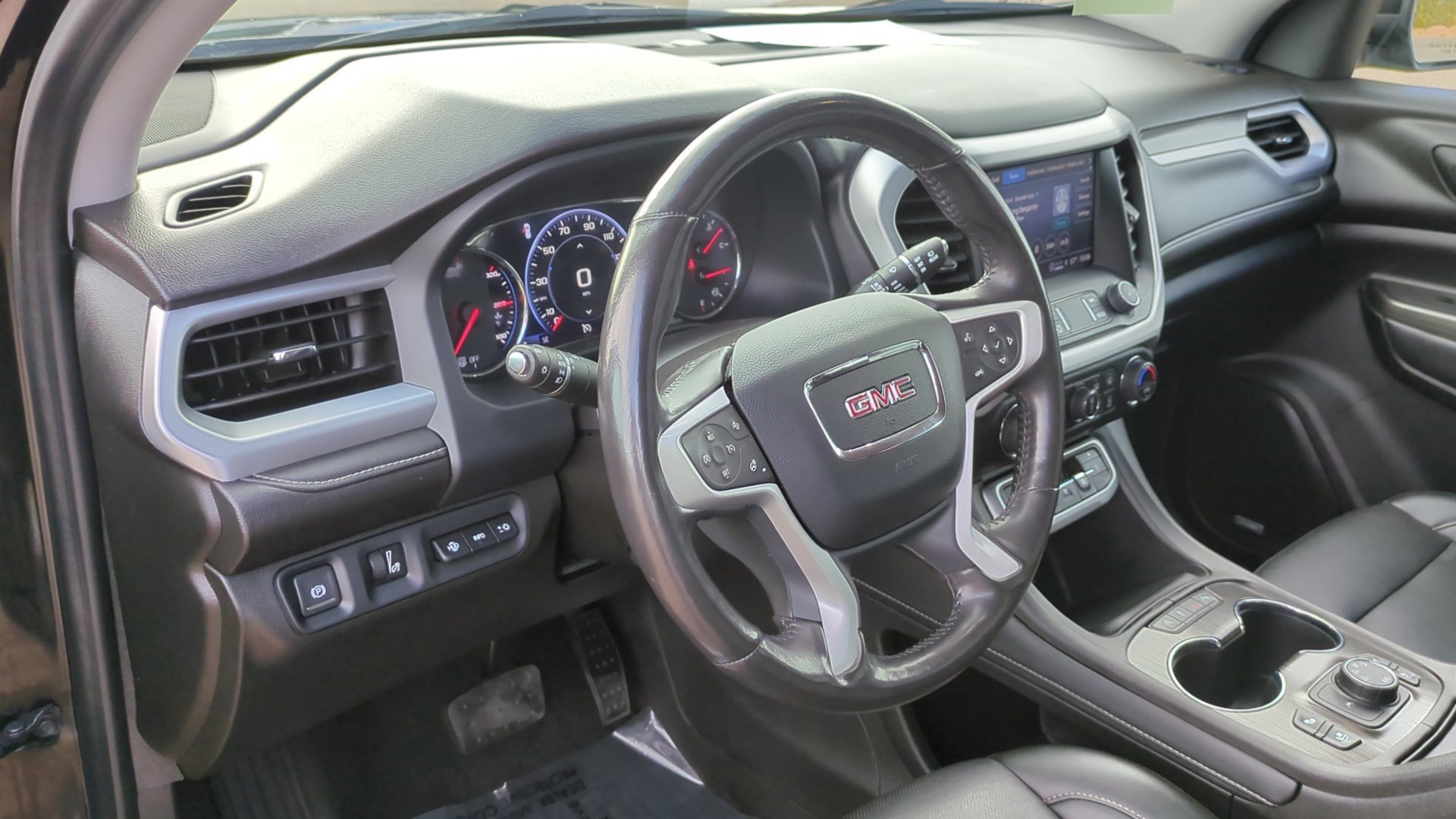 Used 2022 GMC Acadia SLT w/ Technology Package image 14