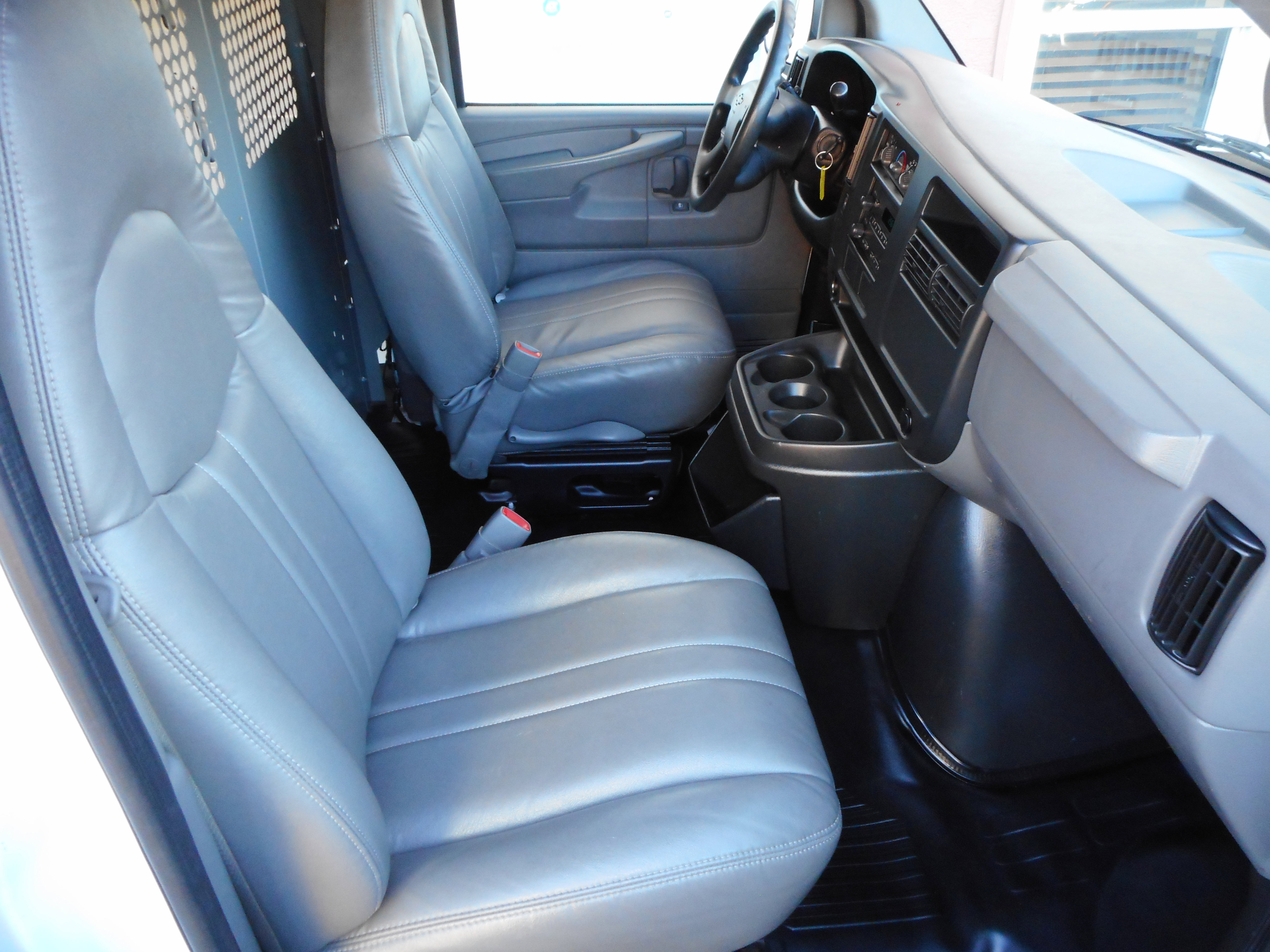 Used 2006 Chevrolet Express 2500 w/ Power and Light Package image 23