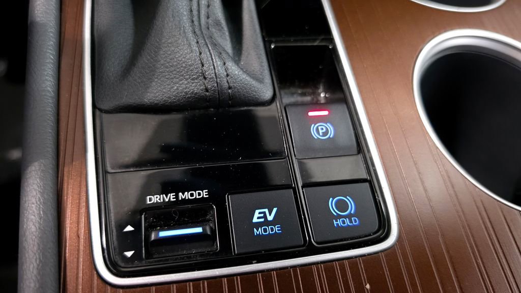 Used 2024 Toyota Sienna XLE image 47