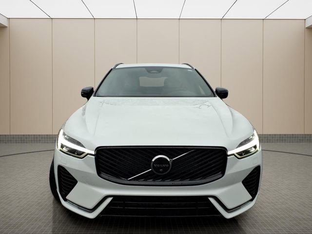 New 2026 Volvo XC60 B5 Plus w/ Protection Package Premier AWD/4WD image 4