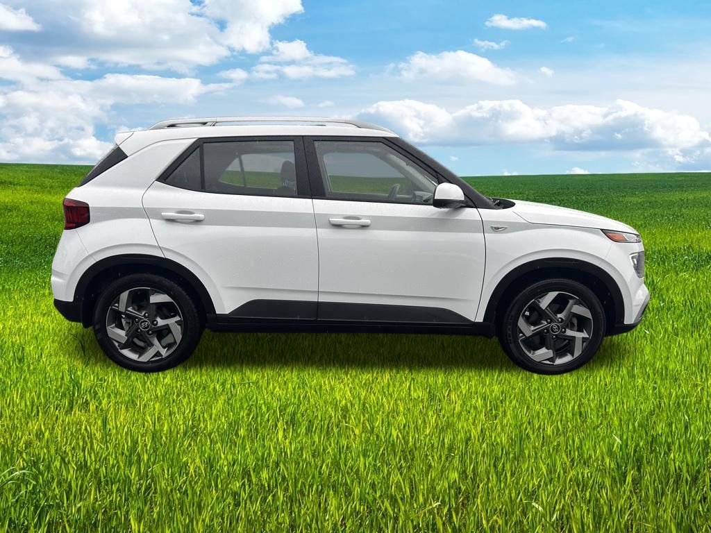 Used 2022 Hyundai Venue SEL image 7
