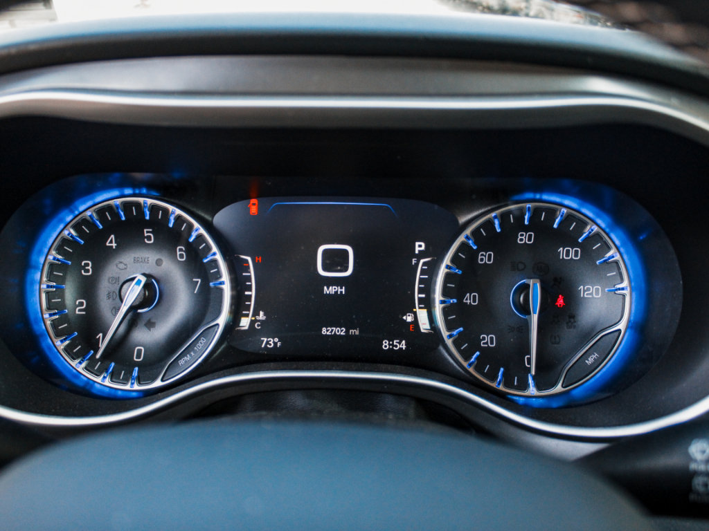 Used 2023 Chrysler Pacifica Touring-L FWD image 15