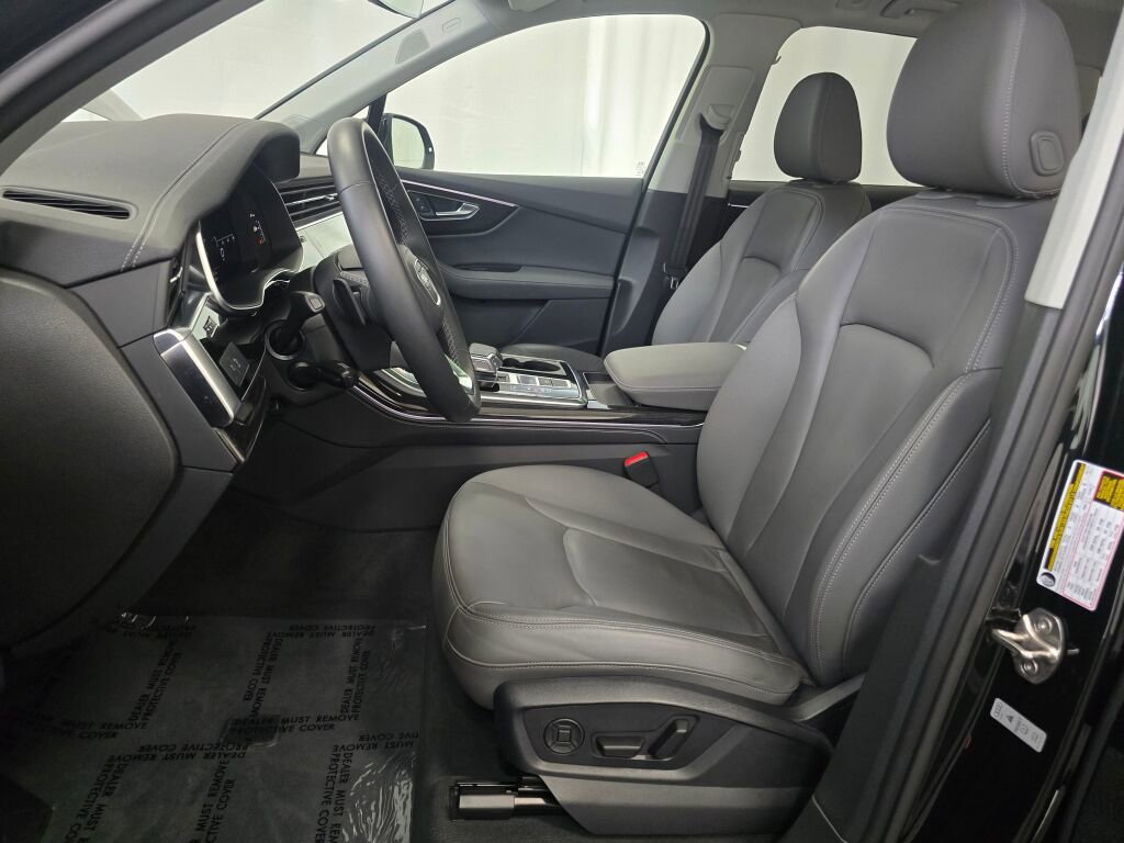 Certified 2025 Audi Q7 3.0T Premium Plus image 13