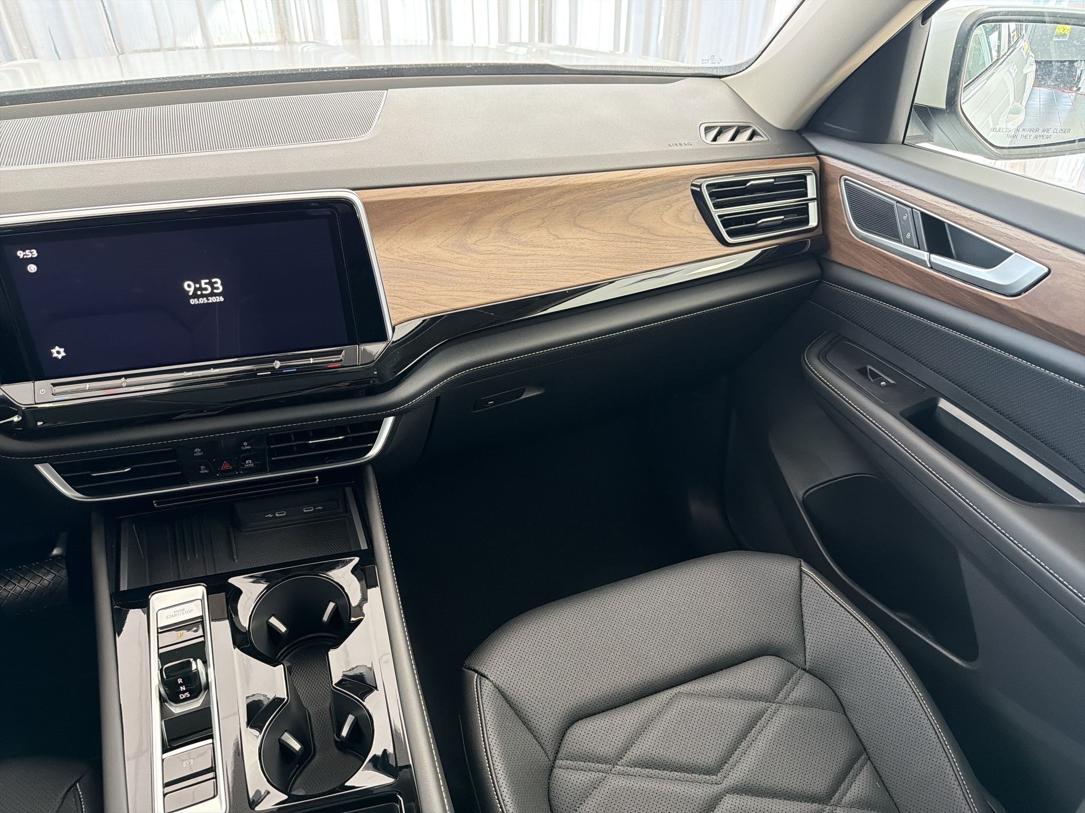 New 2026 Volkswagen Atlas SE FWD image 28