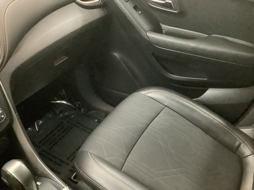 Used 2019 Chevrolet Trax LT w/ LT Convenience Package image 20