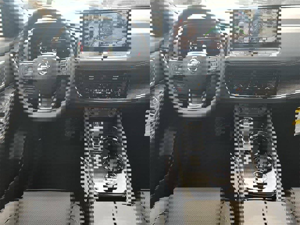 New 2026 Nissan Rogue Platinum image 10