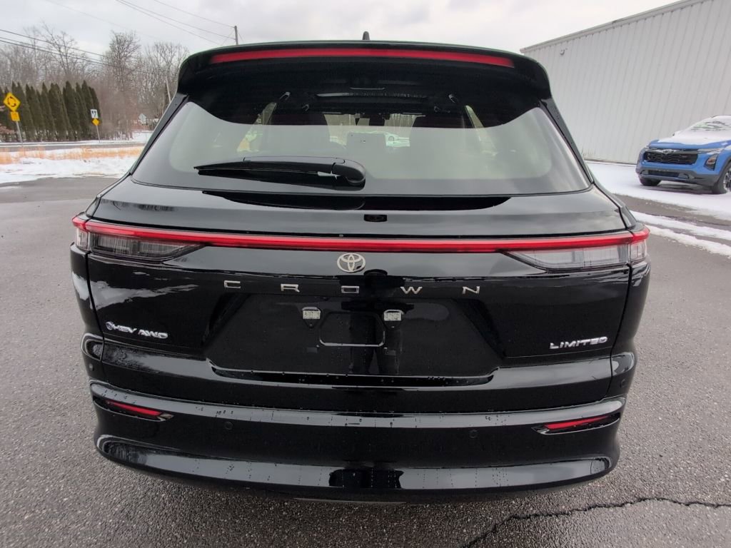 Certified 2025 Toyota Crown Signia w/ Advanced Technology Package image 4