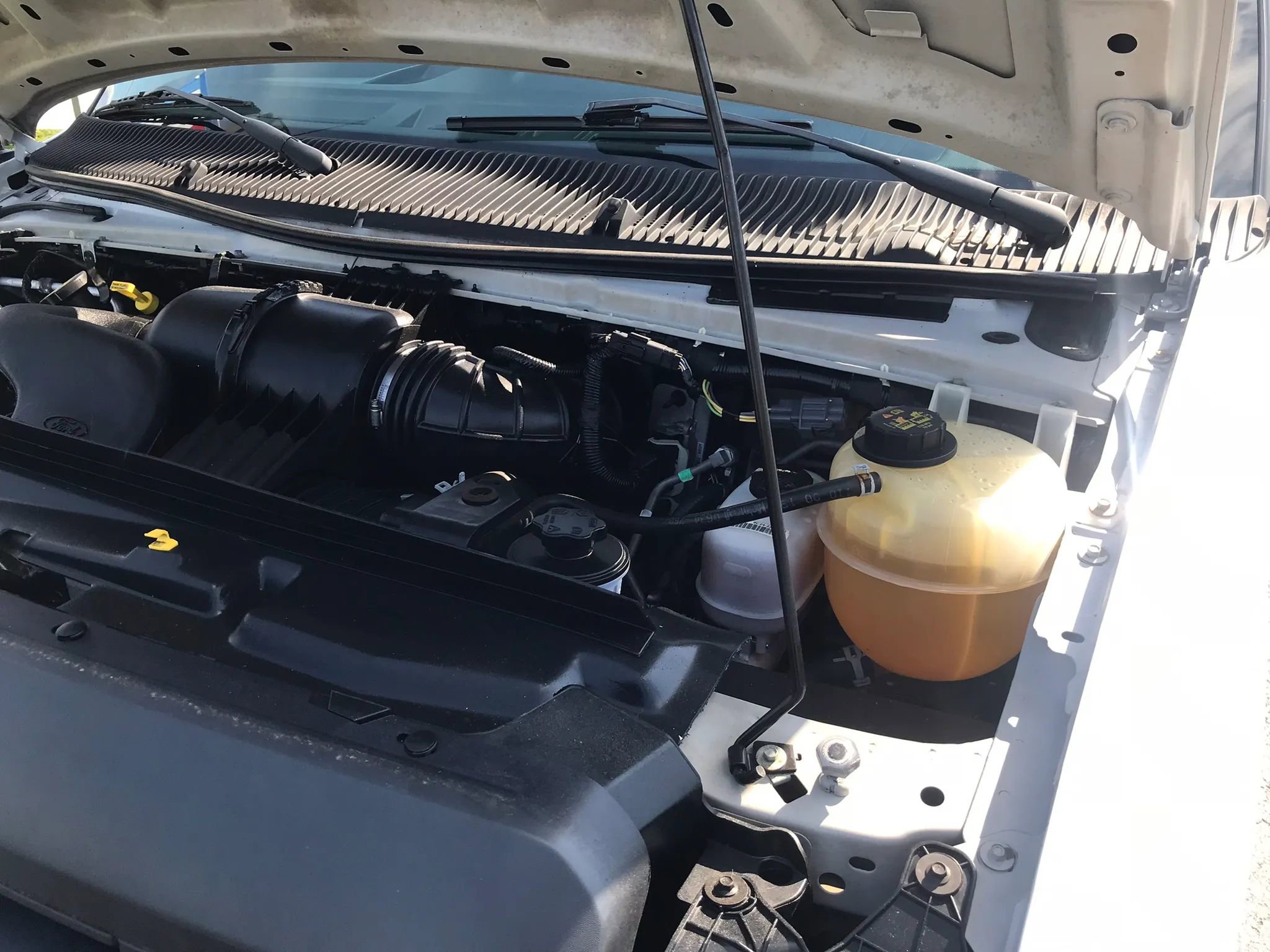 Used 2014 Ford E-350 and Econoline 350 Super Duty RWD image 40