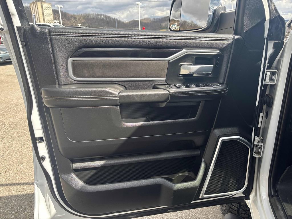 Used 2020 RAM 2500 Laramie AWD/4WD image 9