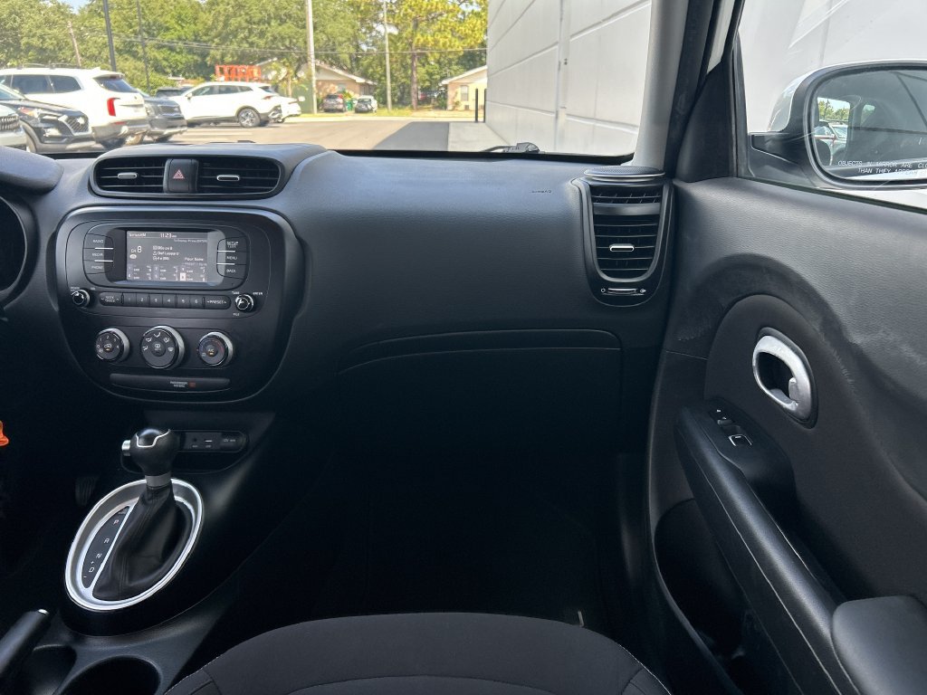 Used 2018 Kia Soul FWD image 18