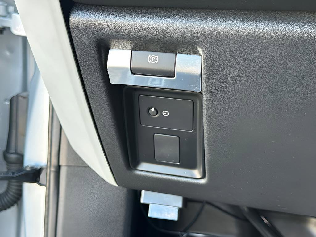 Used 2020 Land Rover Defender 110 First Edition AWD/4WD image 44