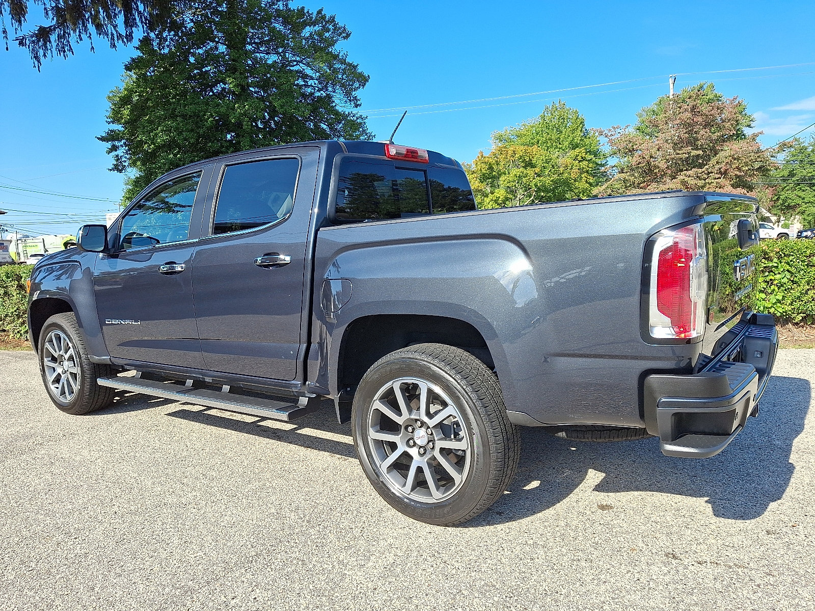 Used 2021 GMC Canyon Denali image 5