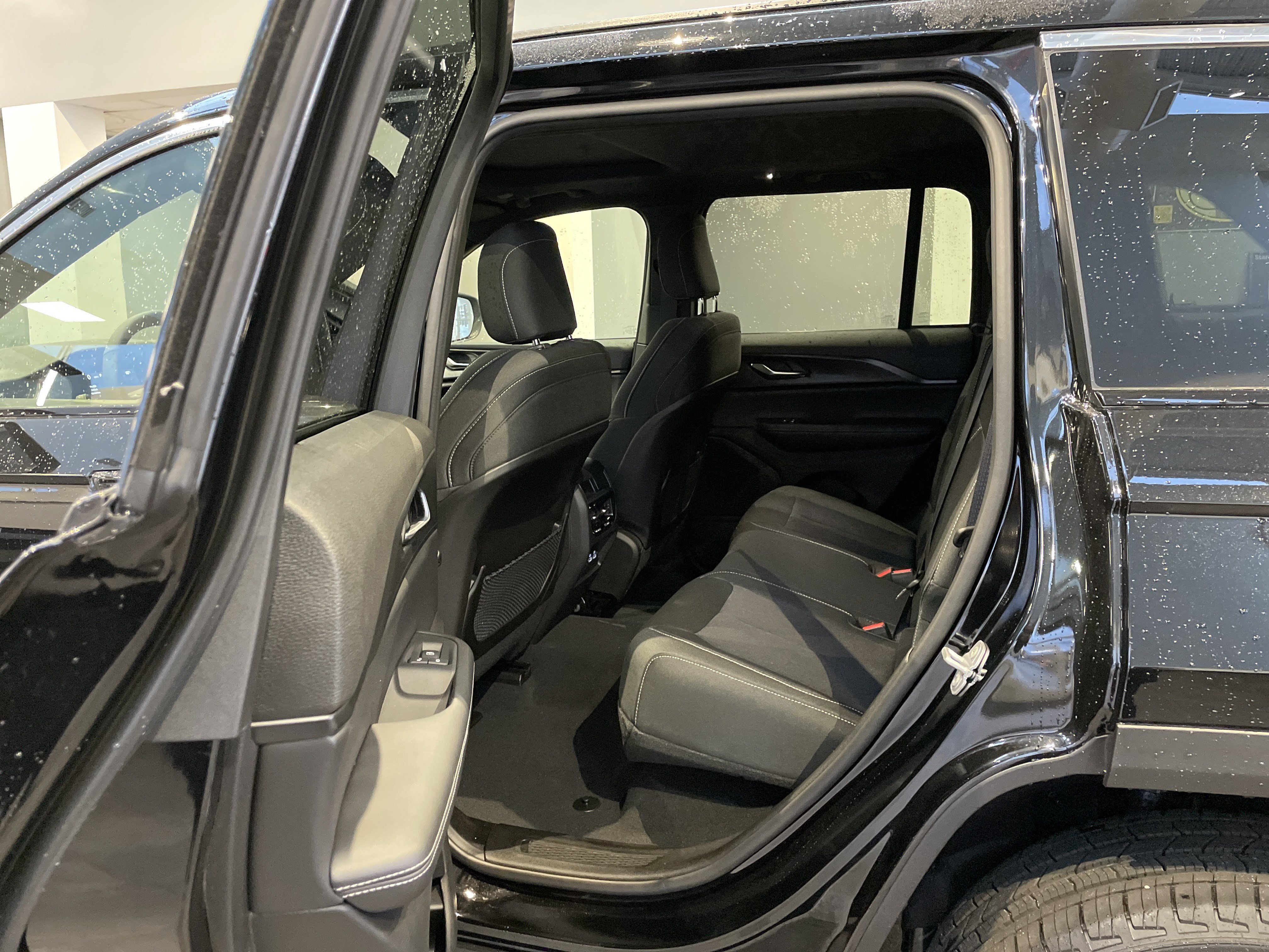 New 2025 Jeep Grand Cherokee Laredo RWD image 32