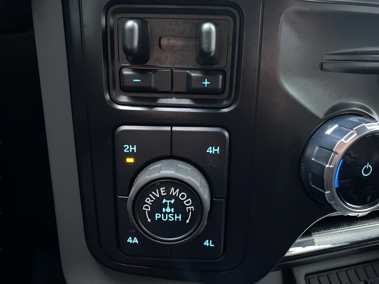 Certified 2023 Ford F150 Lariat w/ Equipment Group 502A High image 22