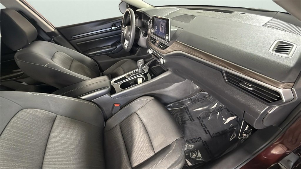 Used 2024 Nissan Altima 2.5 SV image 32