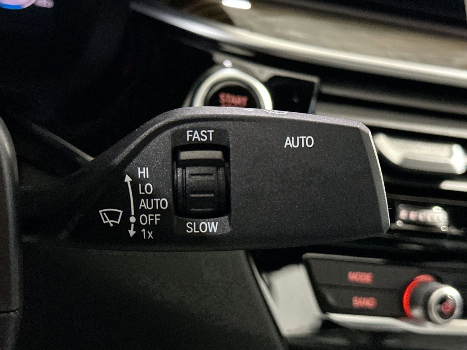 Used 2020 BMW M550i xDrive image 29