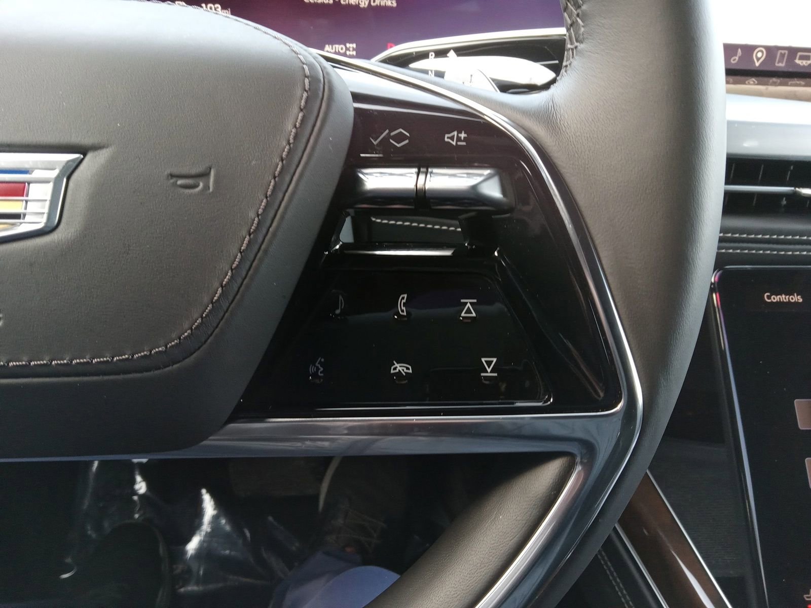 Used 2025 Cadillac Escalade Sport Platinum w/ LPO, ONYX Package image 22