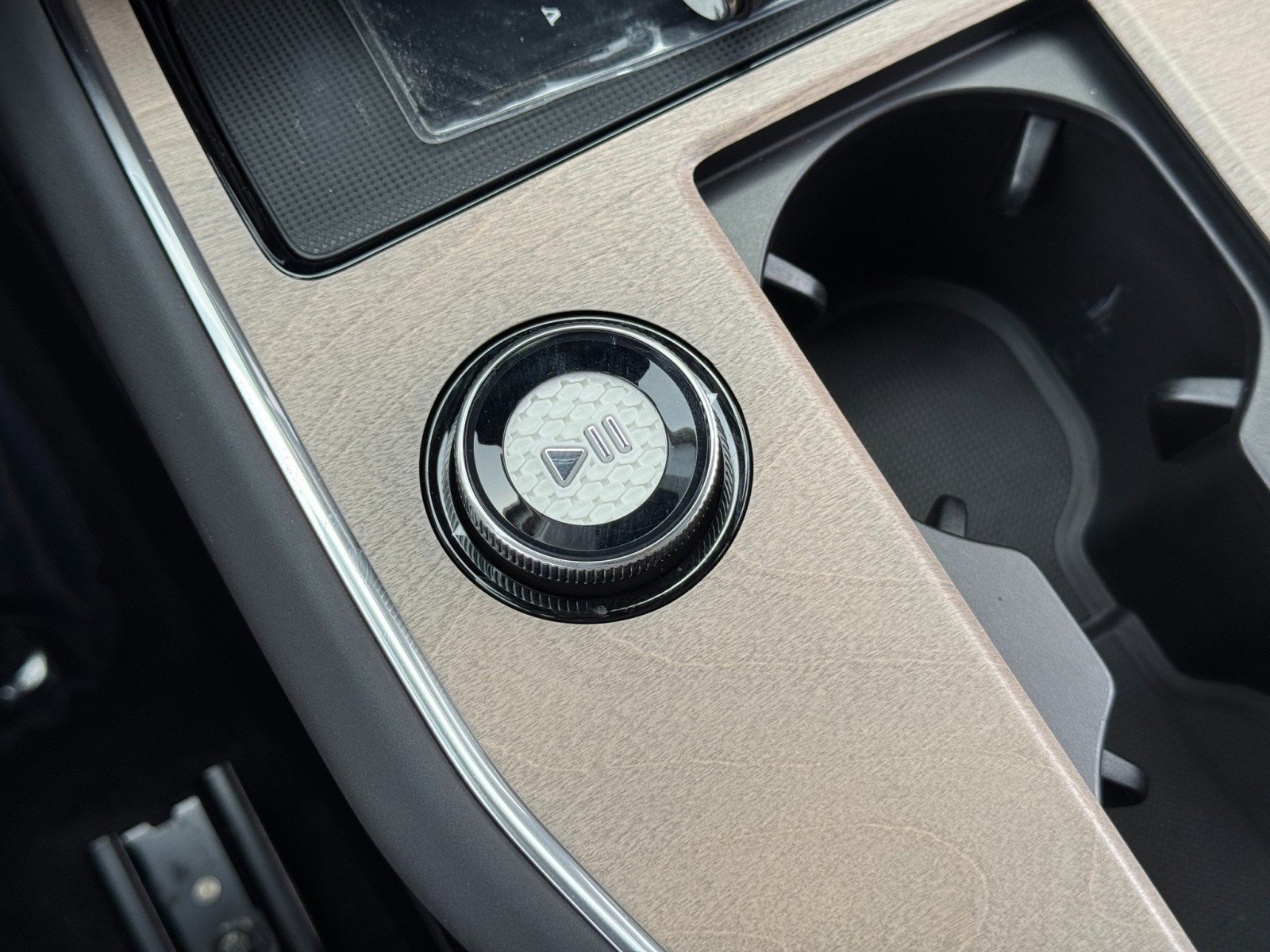 Used 2025 Volvo EX90 Ultra AWD/4WD image 30