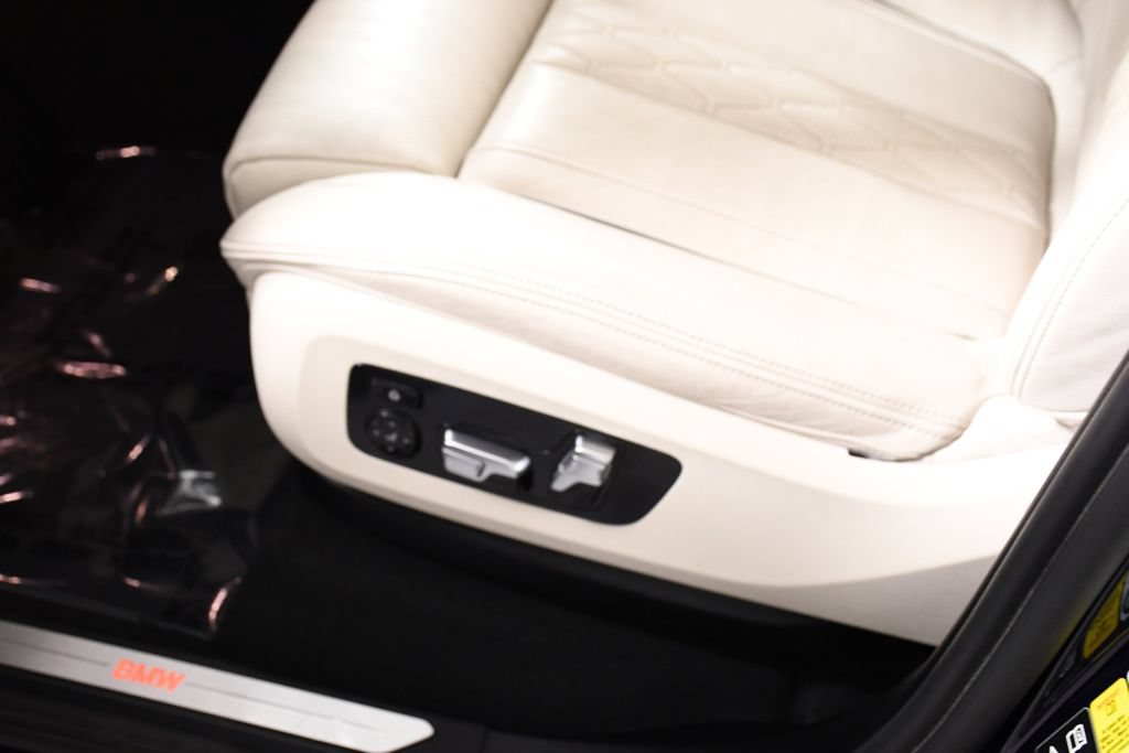 Used 2023 BMW X7 xDrive40i w/ Executive Package AWD/4WD image 16