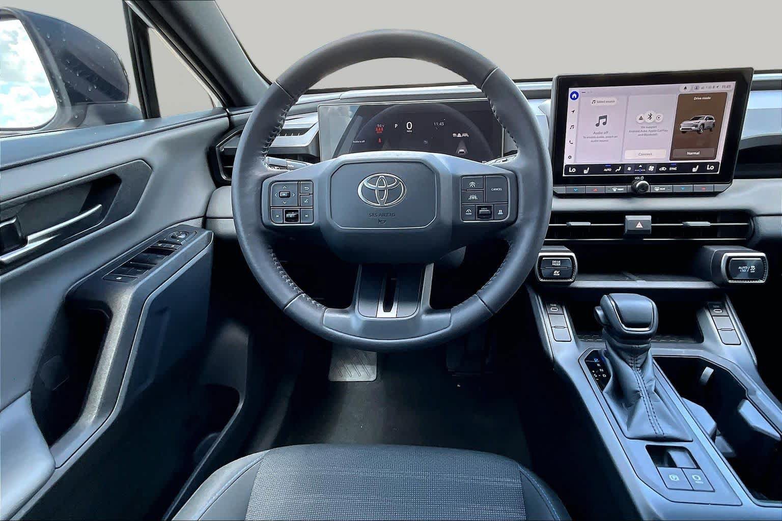 Used 2026 Toyota RAV4 SE FWD image 6