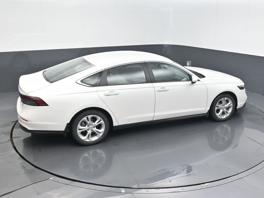 Certified 2025 Honda Accord LX image 24