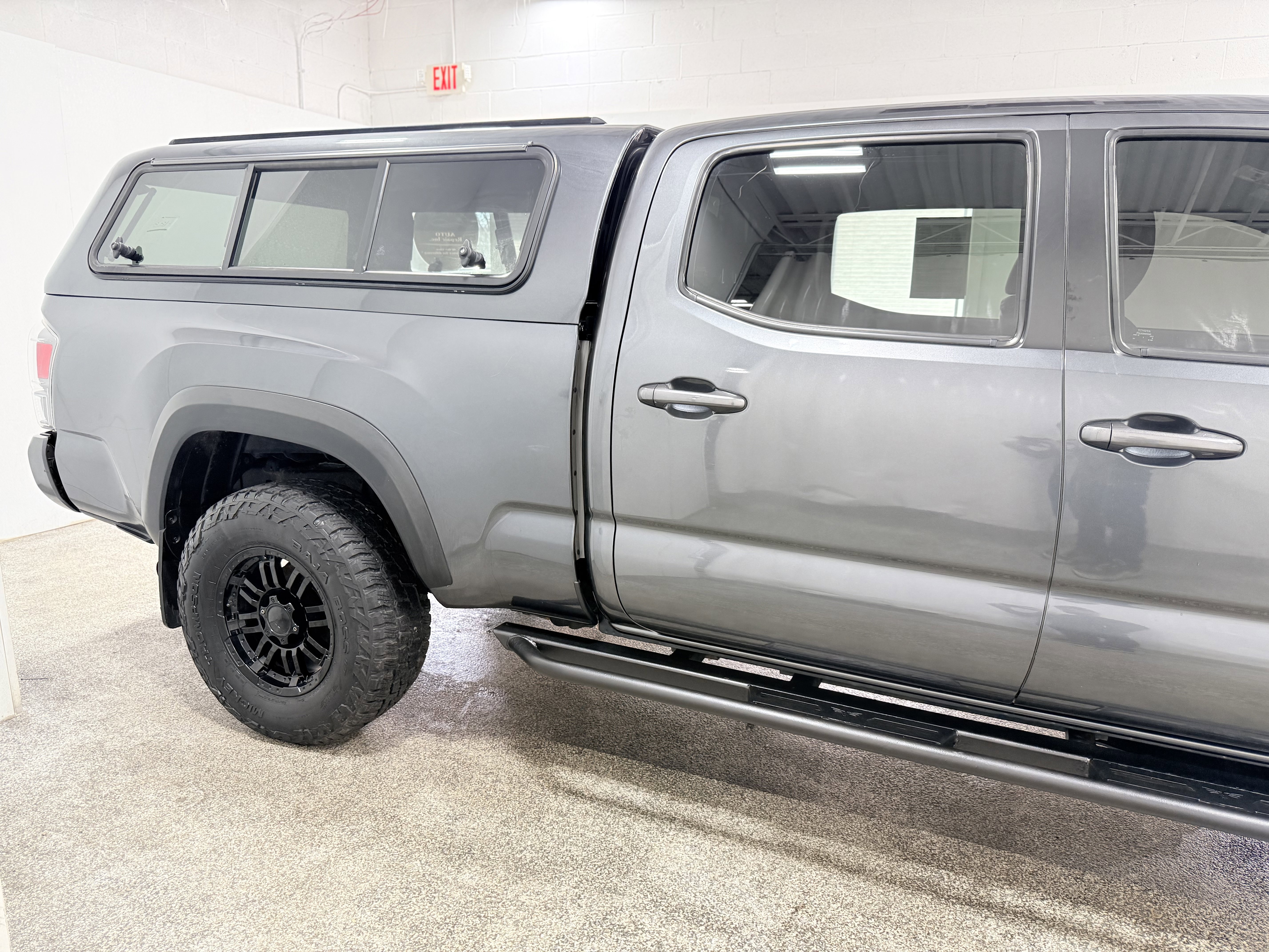 Used 2021 Toyota Tacoma TRD Off-Road w/ Technology Package image 9