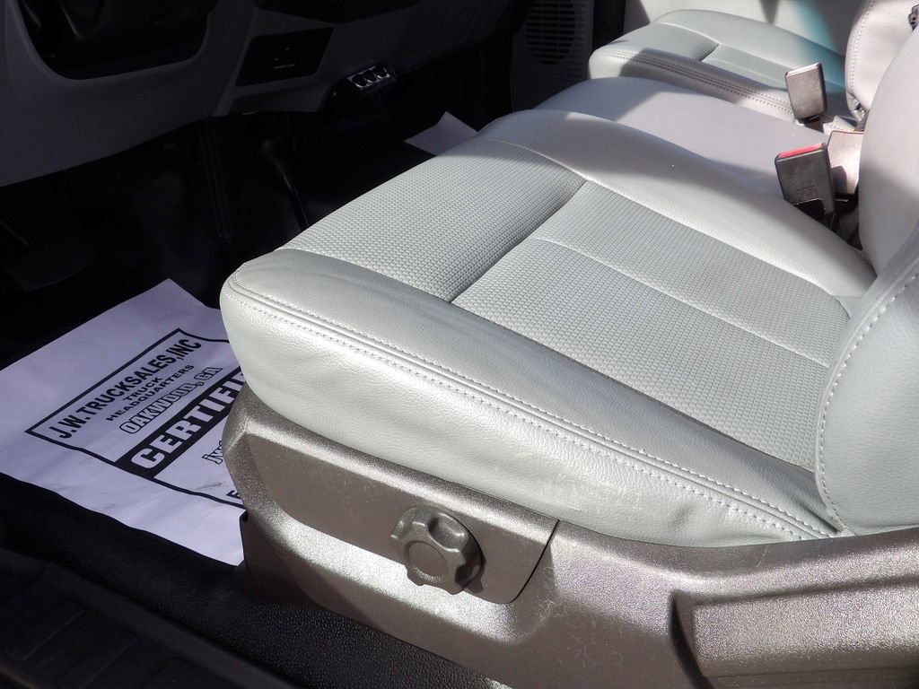 Used 2015 Ford F450 XL w/ Power Equipment Group image 18