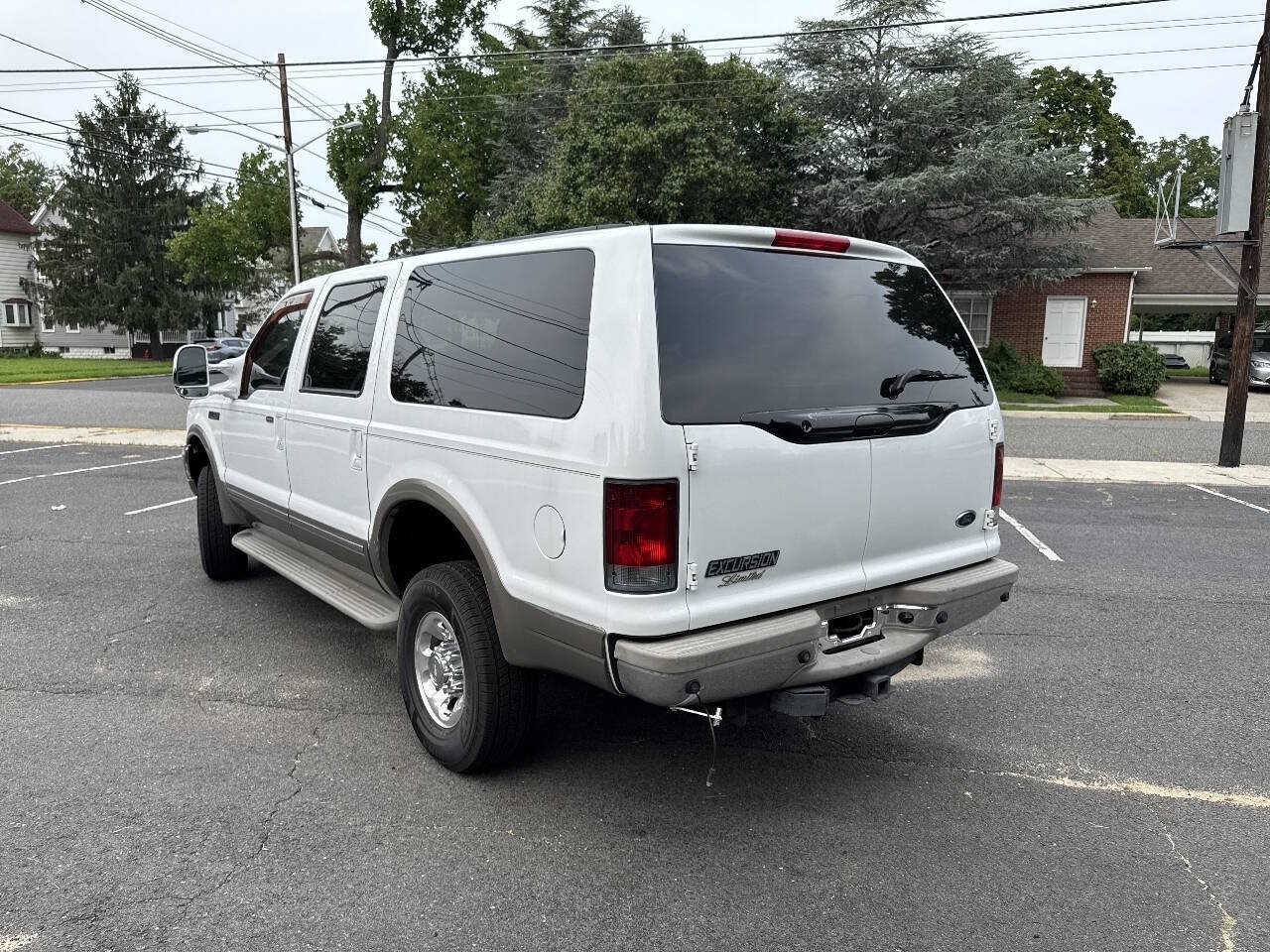 Used 2002 Ford Excursion Limited AWD/4WD image 2