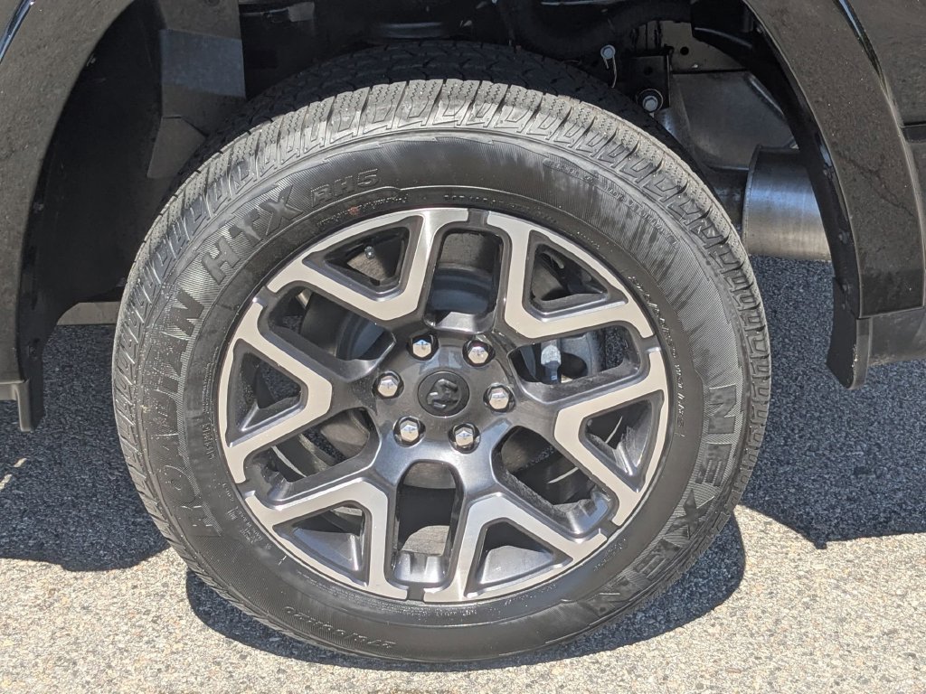 New 2026 RAM 1500 Laramie AWD/4WD image 11