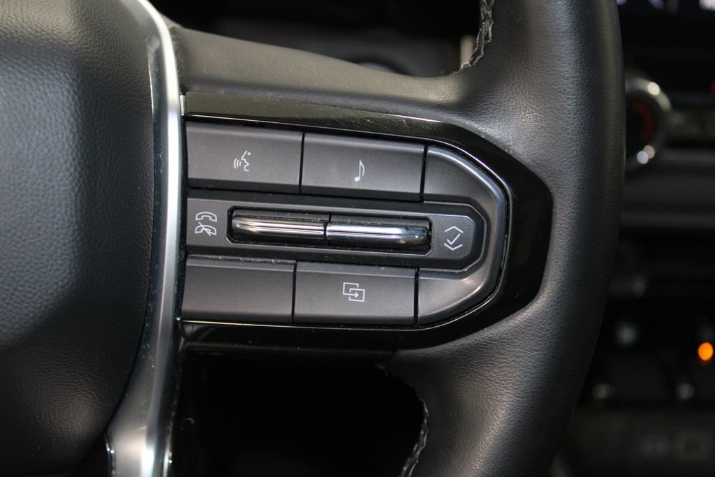 Used 2023 Chevrolet Colorado LT image 35