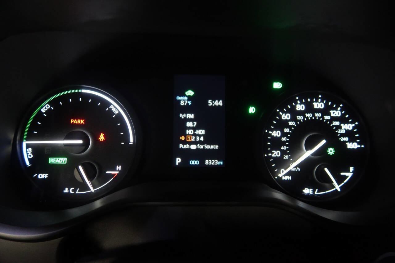 Used 2024 Toyota Sienna XSE image 23