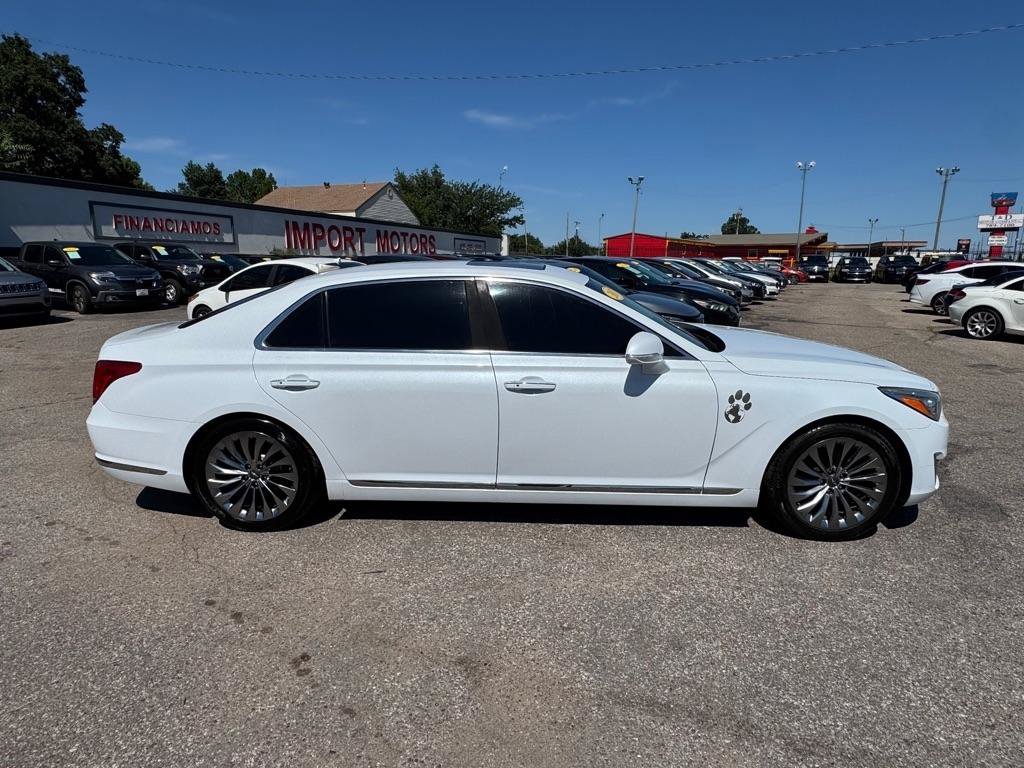 Used 2017 Genesis G90 3.3T Premium RWD image 4