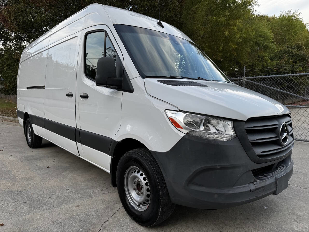 Used 2022 Mercedes-Benz Sprinter 2500 image 3