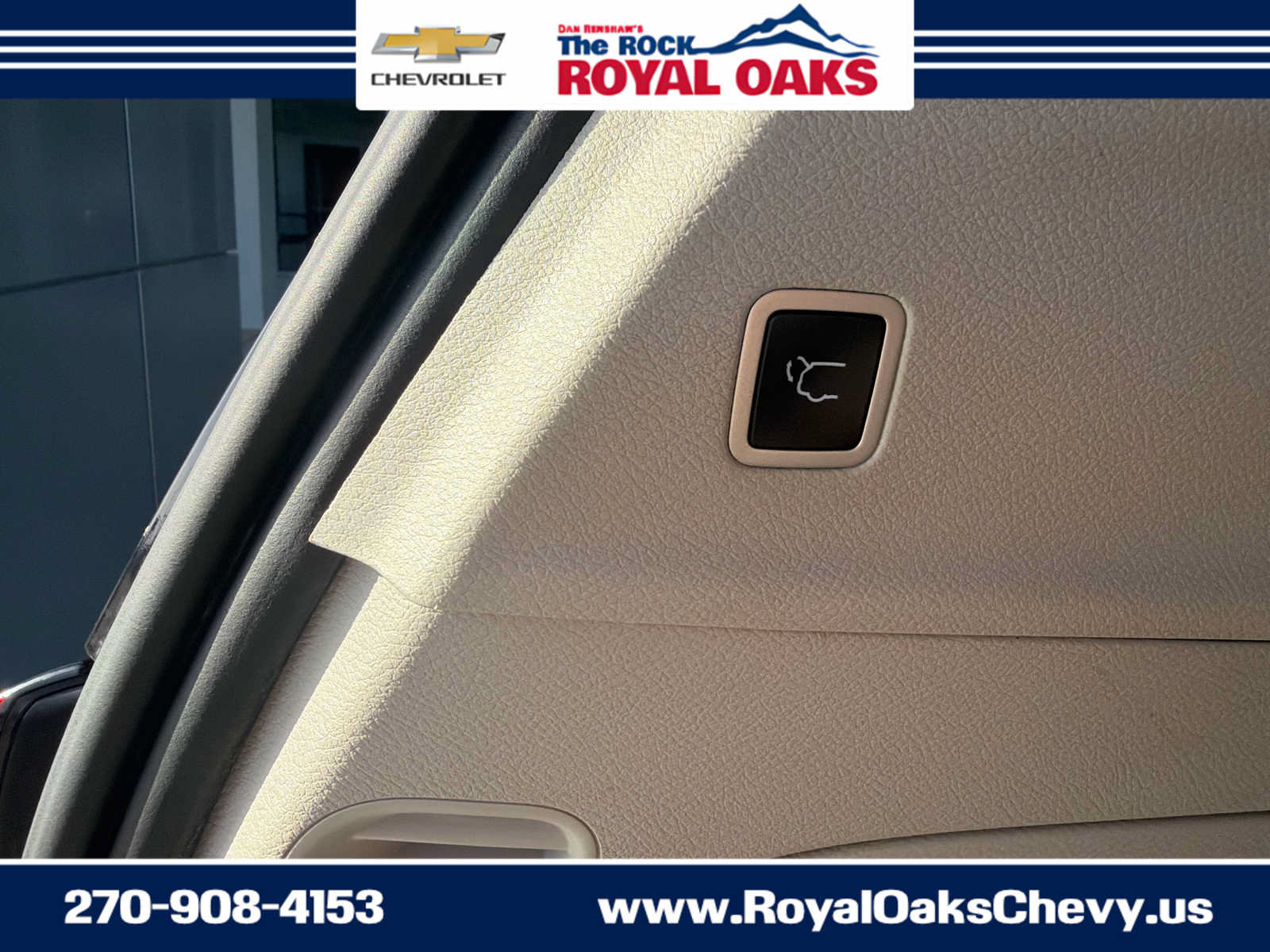 Used 2023 Chrysler Voyager LX FWD image 31