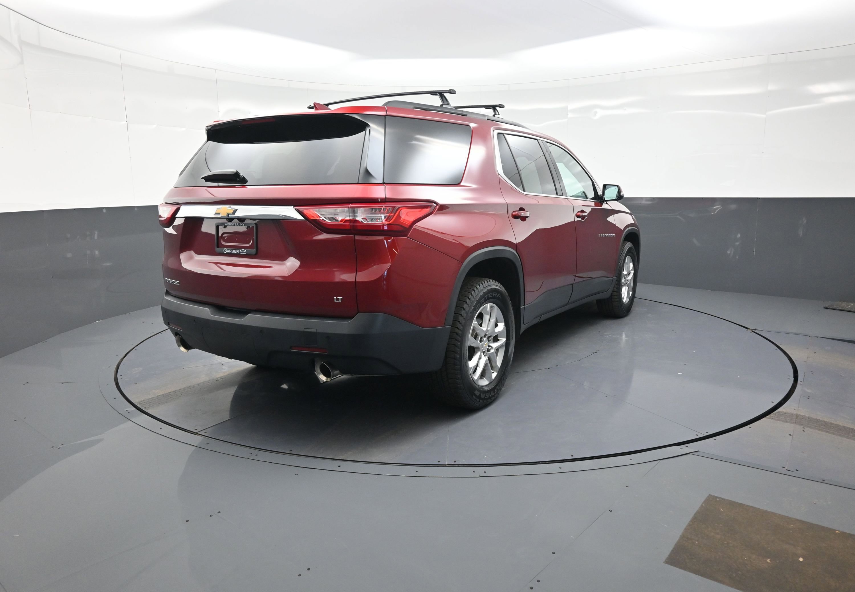 Used 2020 Chevrolet Traverse LT w/ Driver Confidence II Package image 3