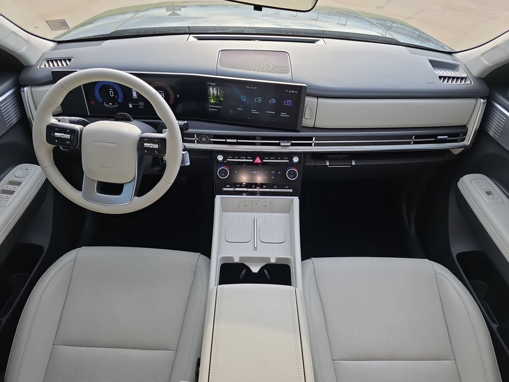 Used 2026 Hyundai Santa Fe SEL FWD image 9