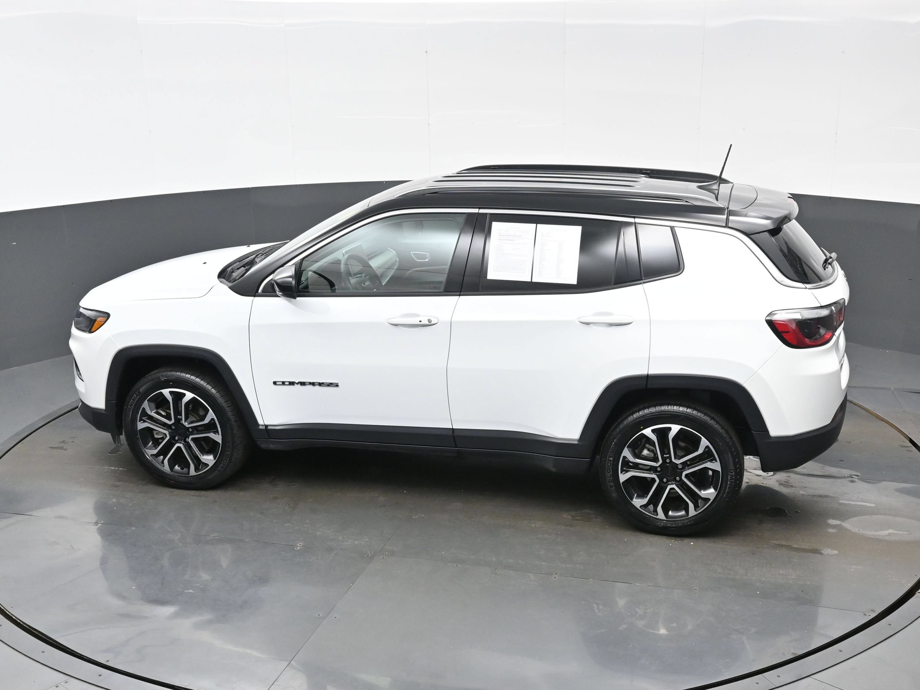 Used 2023 Jeep Compass Limited AWD/4WD image 35
