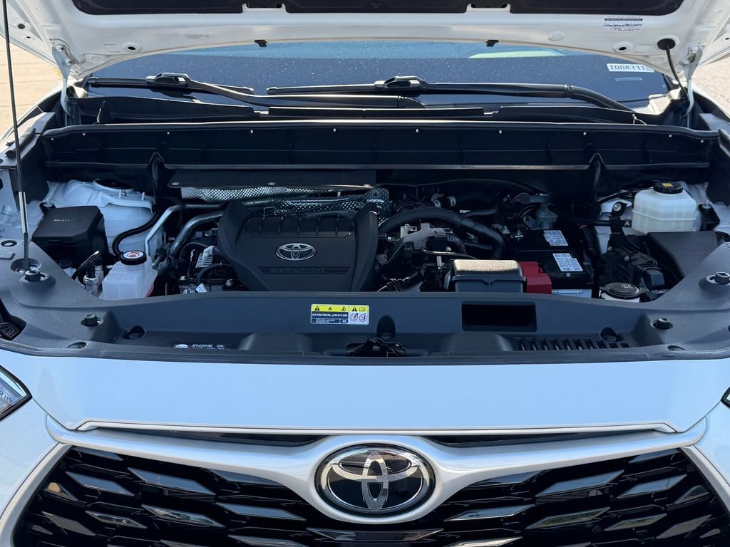 Used 2023 Toyota Highlander XLE FWD image 42