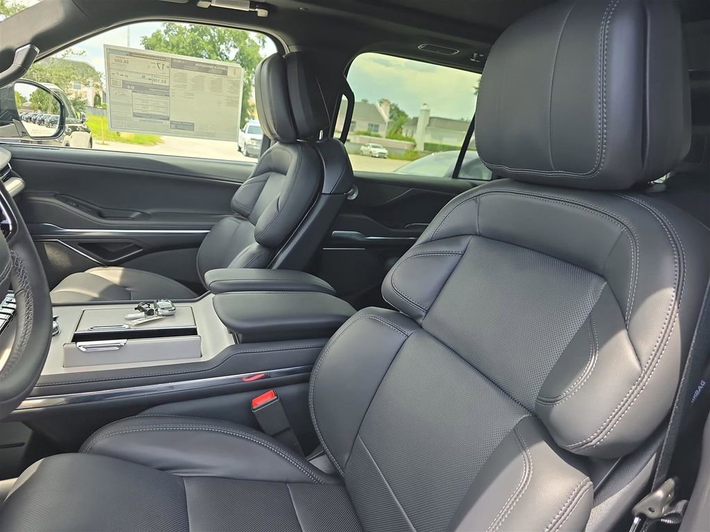 New 2025 Lincoln Navigator Reserve w/ Jet Appearance Package image 24
