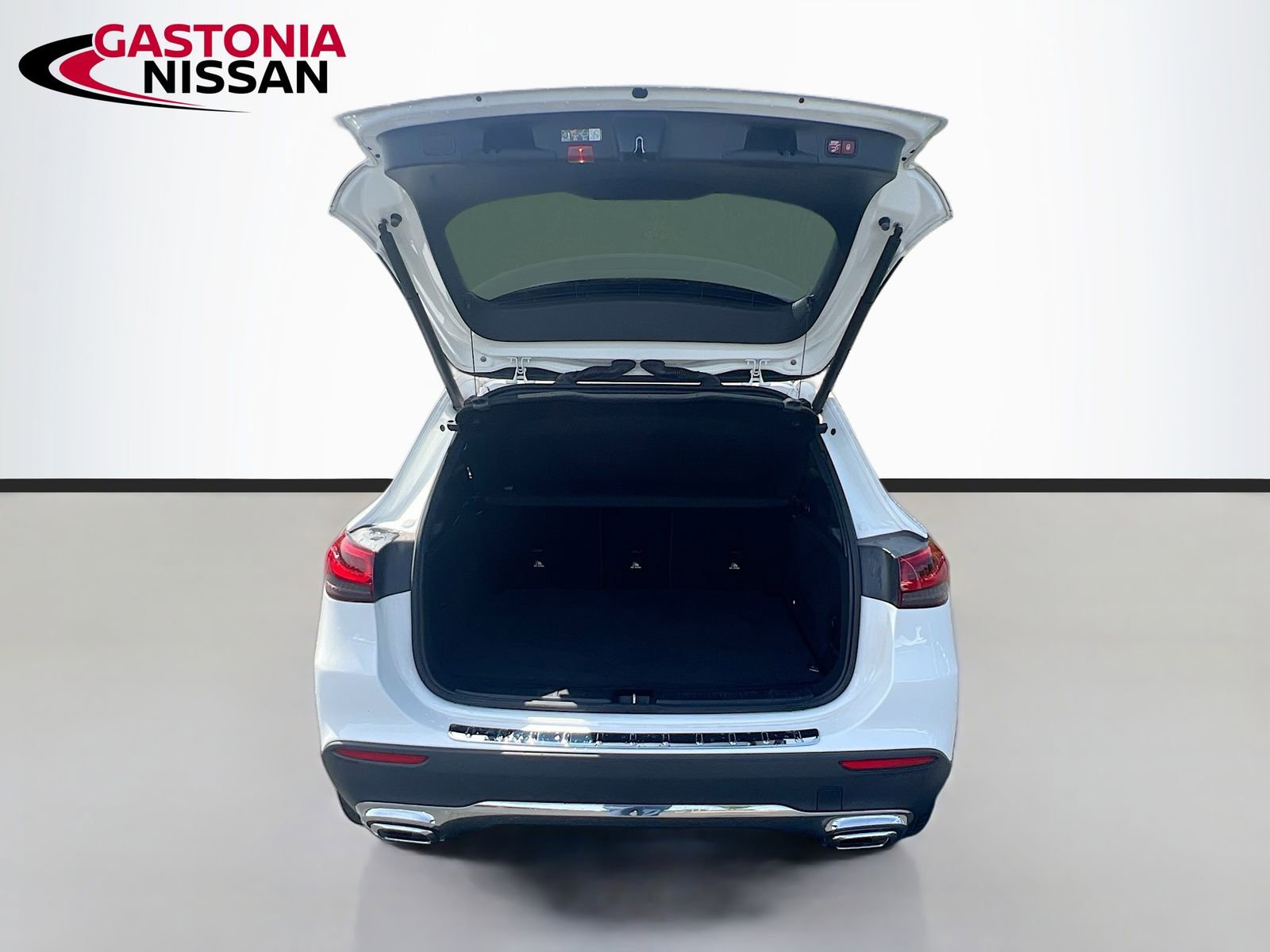 Used 2023 Mercedes-Benz GLA 250 w/ Premium Package image 36