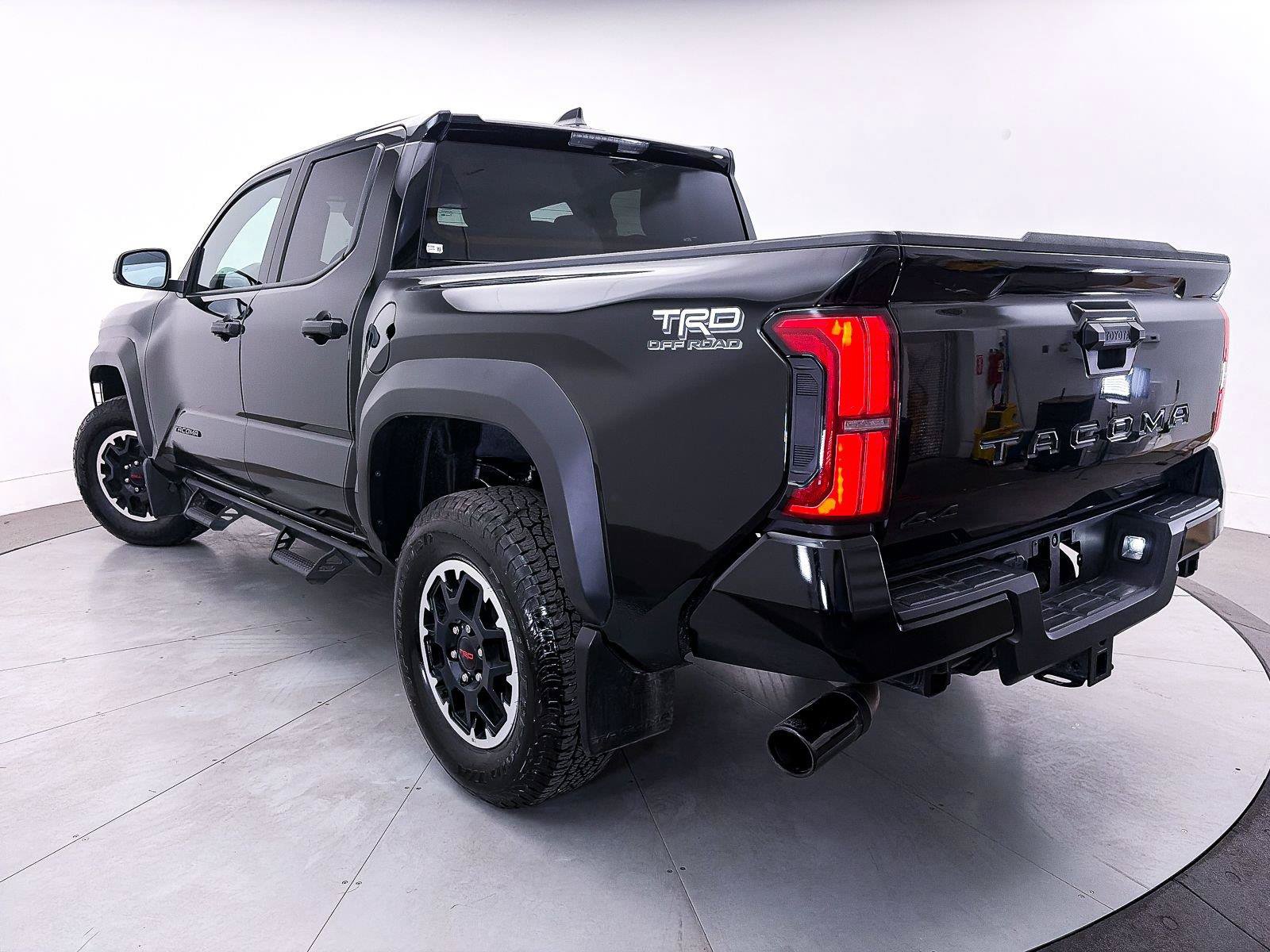 Used 2025 Toyota Tacoma TRD Off-Road AWD/4WD image 2